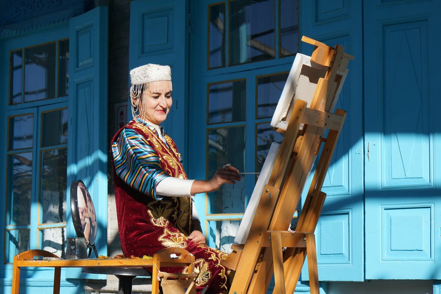 Xinjiang's blue city gets a tourist surge