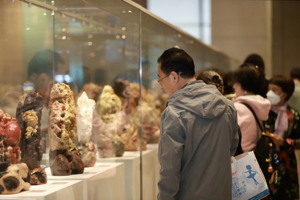 Exhibit of famous stones carves a visual feast