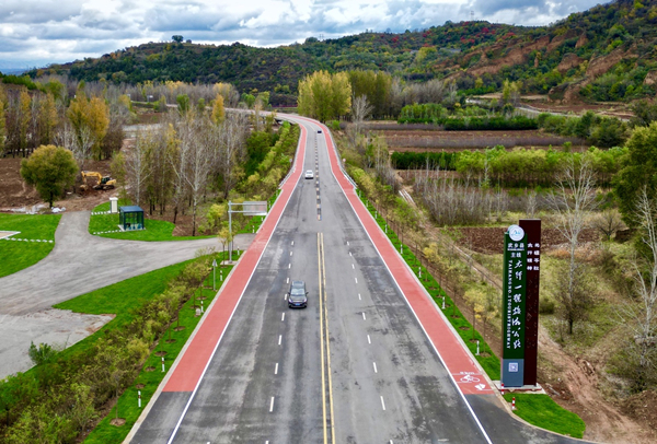 旅游公路_副本.jpg