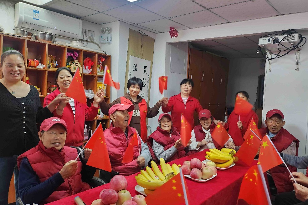 Beijing improves accessibility in service for senior citizens