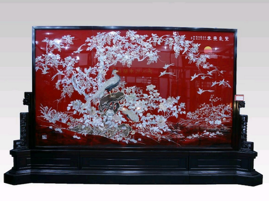 Li Ziqi's back with lacquerware techniques