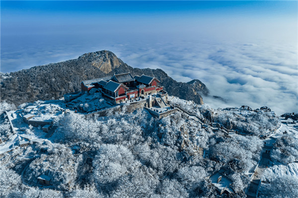 岱顶雪霁 刘蕾 摄.jpg