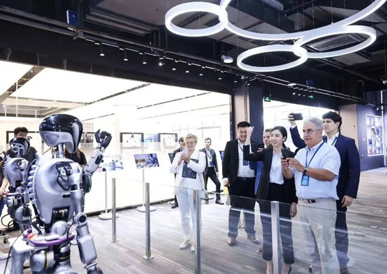 Pudong enterprises make strides in humanoid robot industry