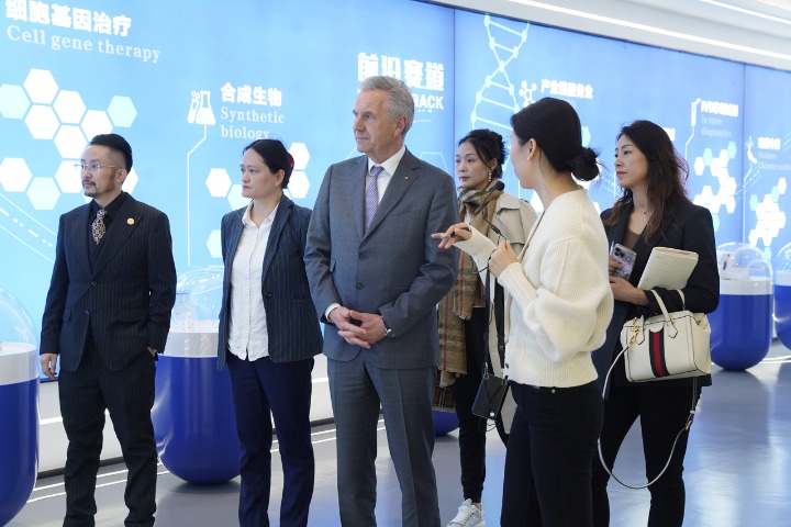 Former German president visits Qiantang district