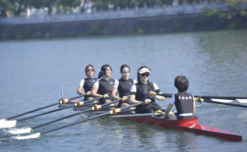 Rowing races in Quzhou show speed and skills