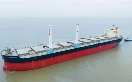 Zhoushan-assembled ore carrier begins operating in Brazil