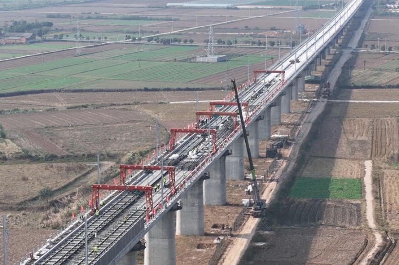 China's railway investment up 11.1% in first 11 months