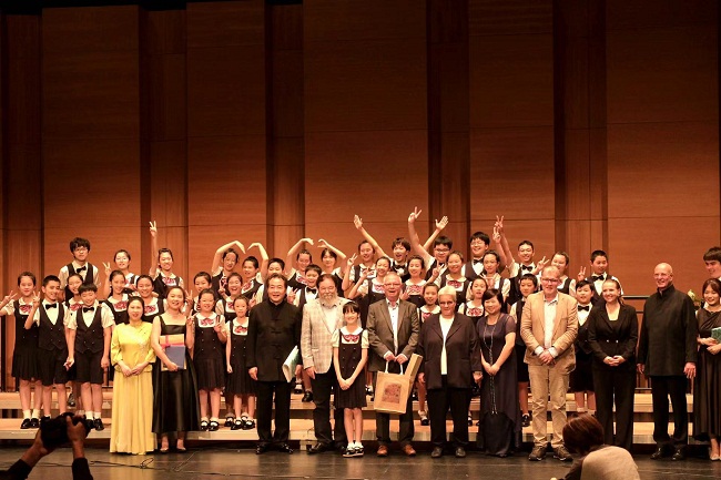 Chinese, German teenagers sing their friendship out