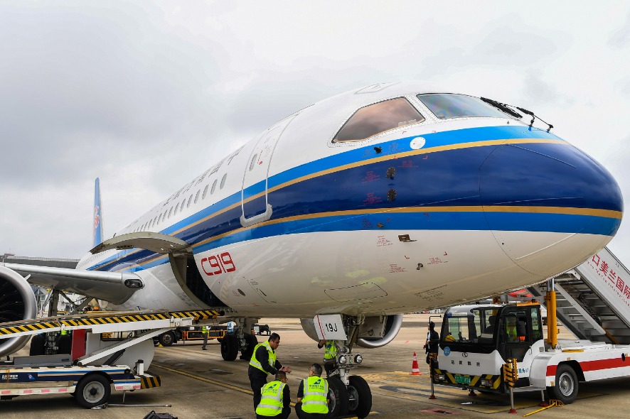 C919 makes successful commercial flight on Guangzhou-Haikou route