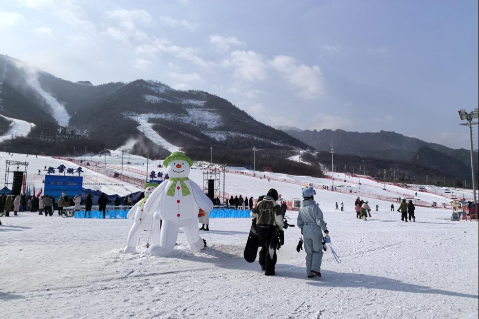 Baoji launches winter ice, snow and hot springs tourism season