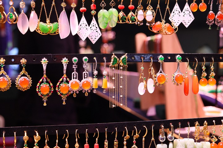 Yangzhou hosts a jewelry show